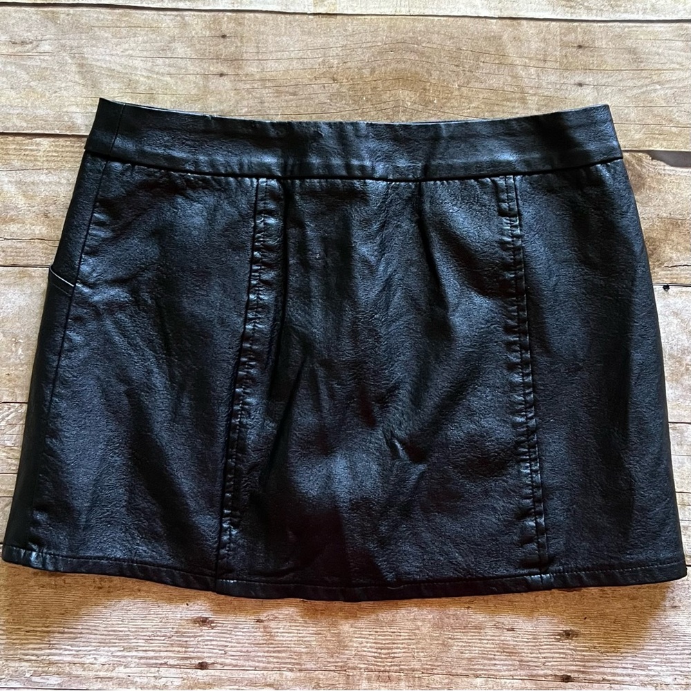 Et Clet Black Faux Leather Mini Skort Shorts Front‎ Pockets Zip Fly Size Large